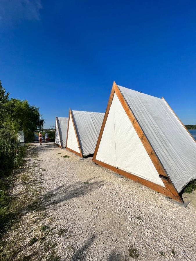 Lupa Tent Budakalasz Exterior photo